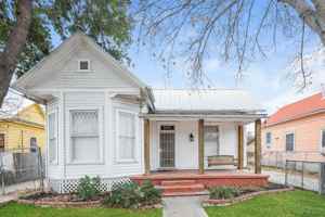 featured image of 823 W Euclid Ave