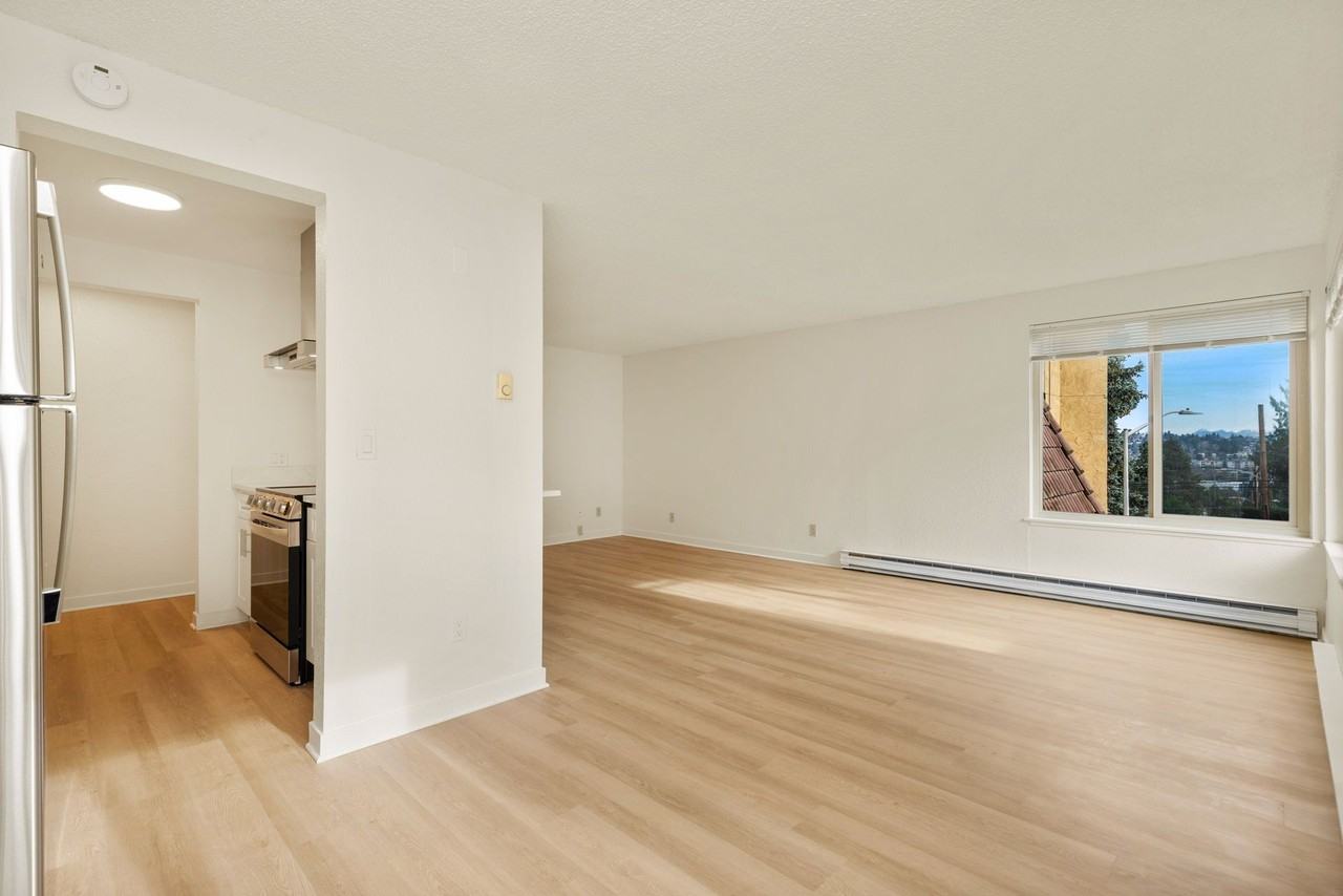 NO RENT FOR 4 - Photo 5 of 50