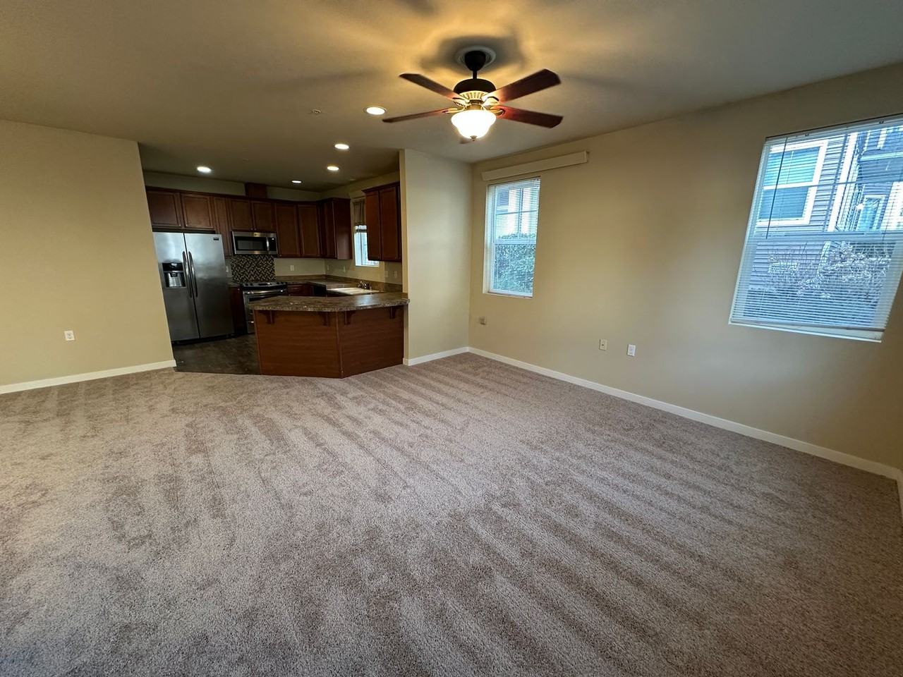 1613 Burnside Pl - Photo 2 of 12