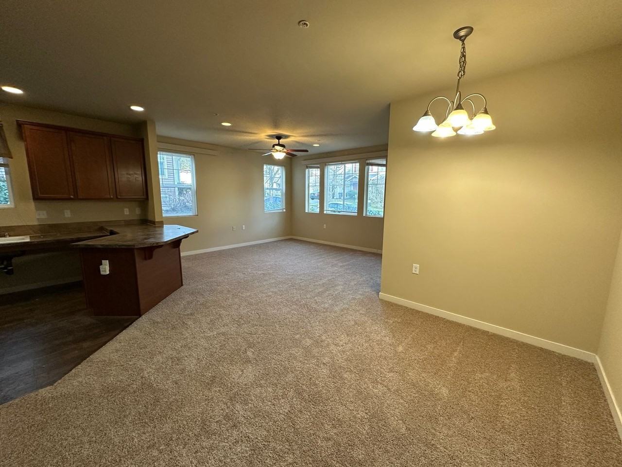 1613 Burnside Pl - Photo 6 of 12