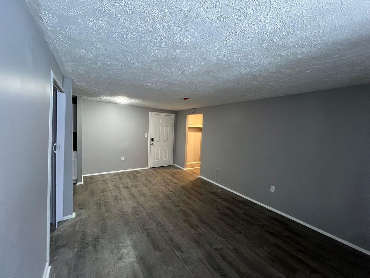13540 Superior Rd - Photo 4 of 8