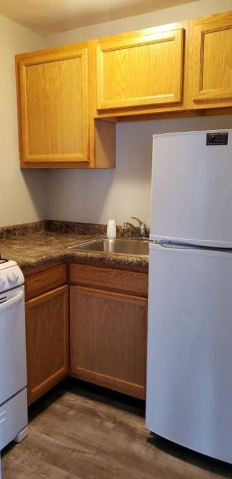 606 S Prairie St - Photo 7 of 10