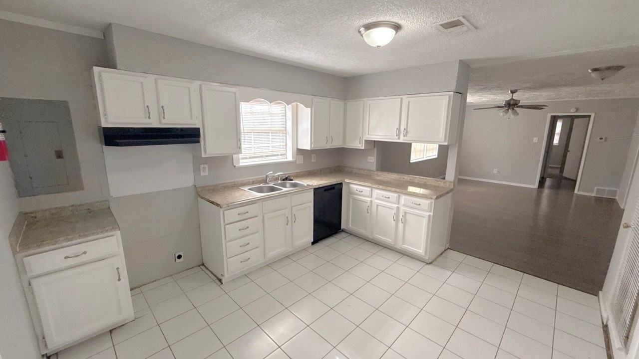 6319 Merimac Dr - Photo 2 of 13