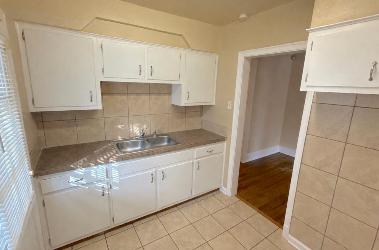 3340 Douglass Ave - Photo 2 of 11