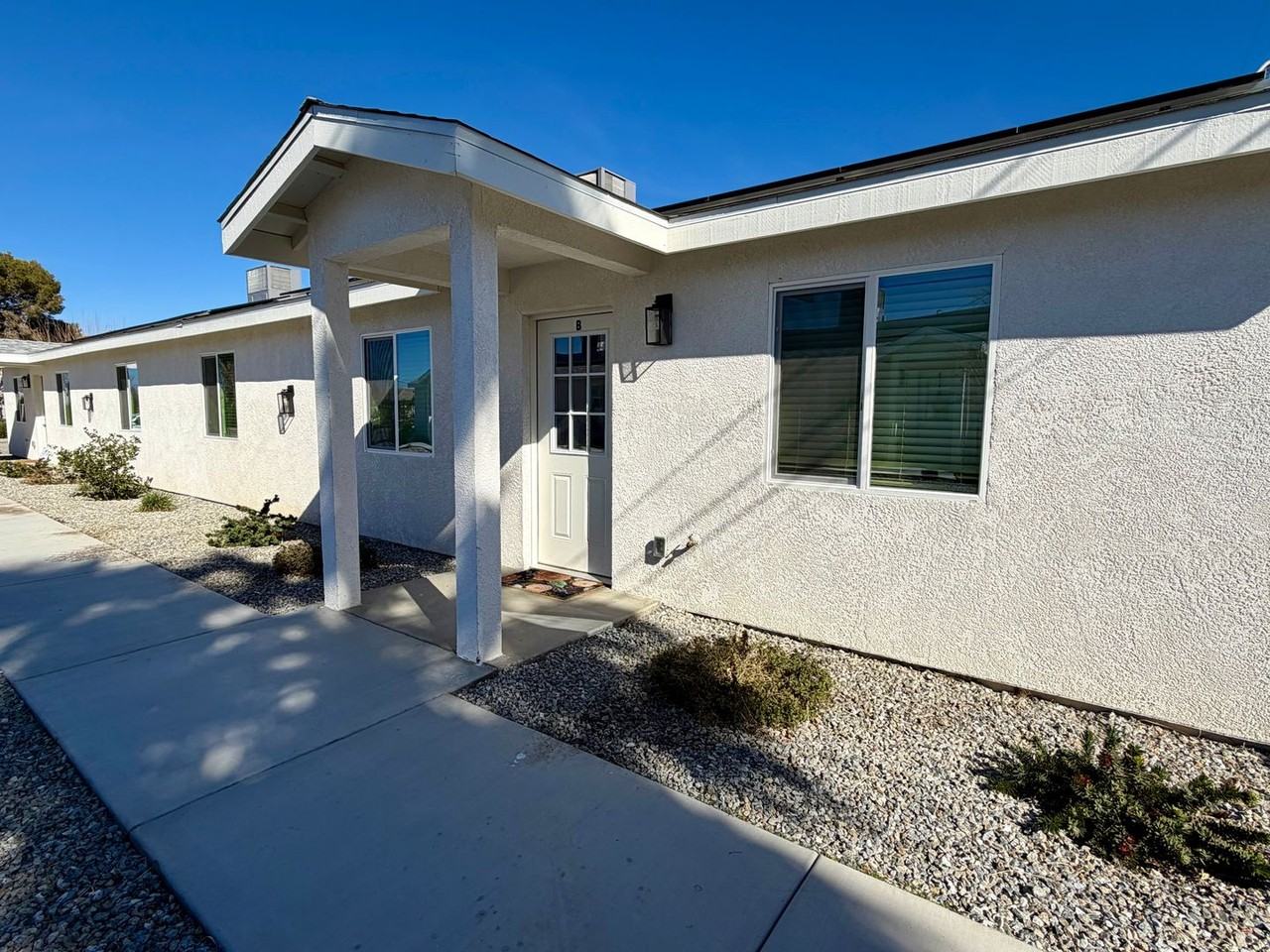 1113 W Benson Ave - Photo 2 of 13