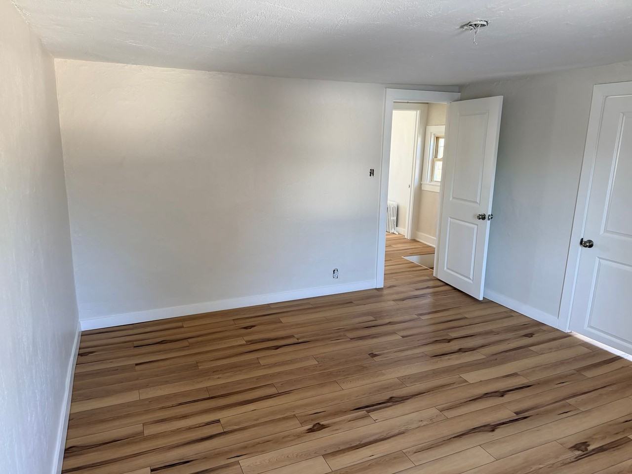 1926 Shore Road - Photo 6 of 14