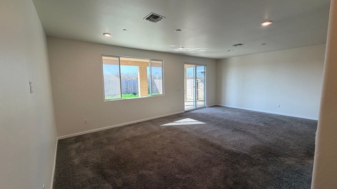 1436 Encantada Ave - Photo 3 of 20