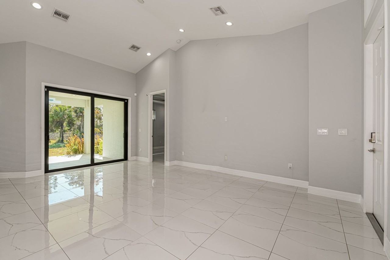 3260 29th Ave Ne - Photo 6 of 17