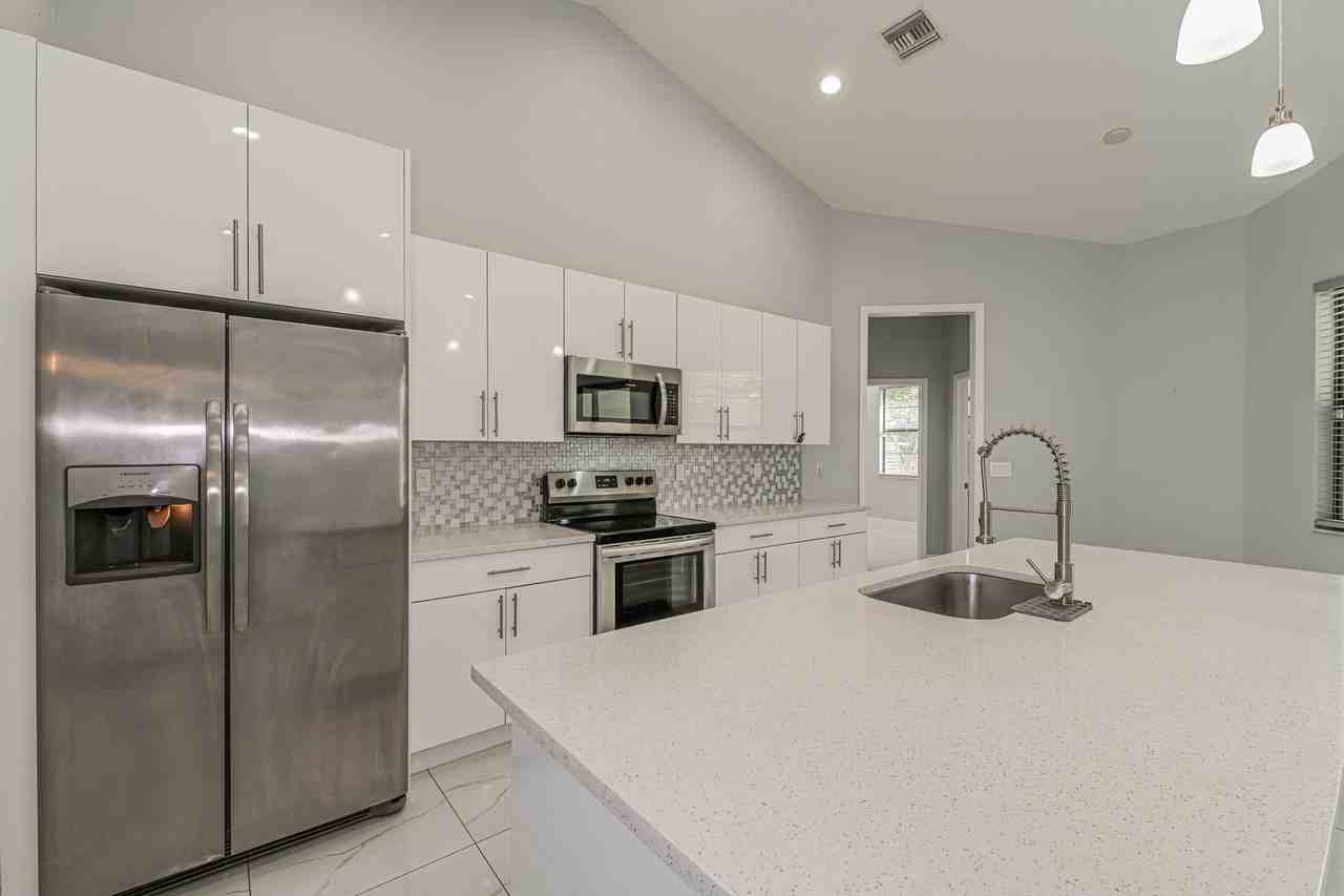 3260 29th Ave Ne - Photo 7 of 17