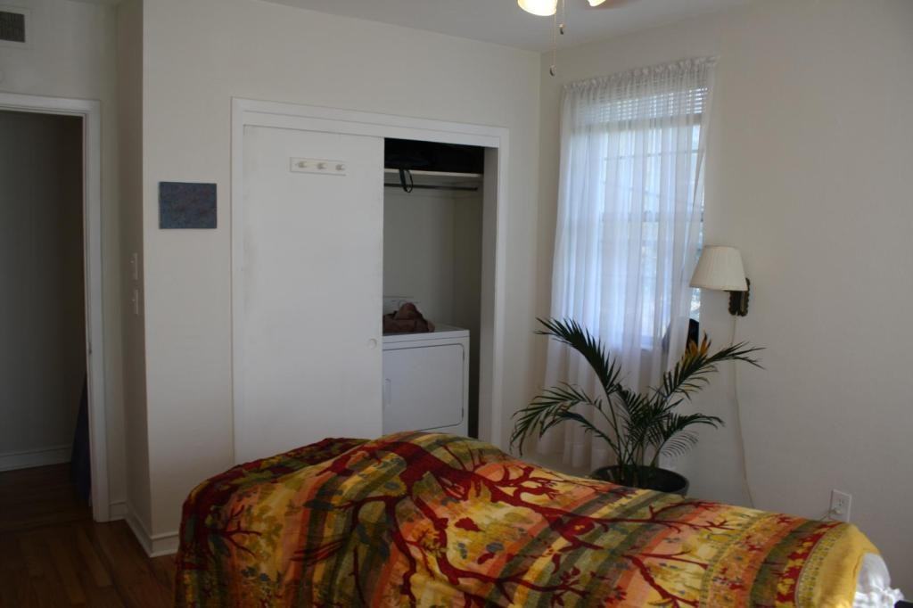 646 Windermere Blvd Apt B - Photo 5 of 7