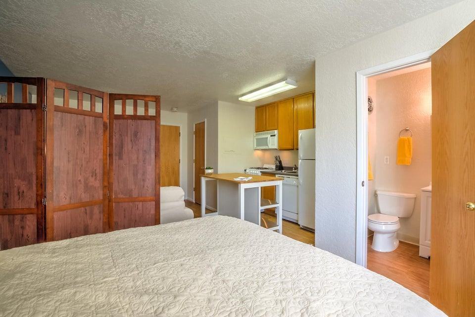 1440 Vassar Dr Ne - Photo 3 of 13