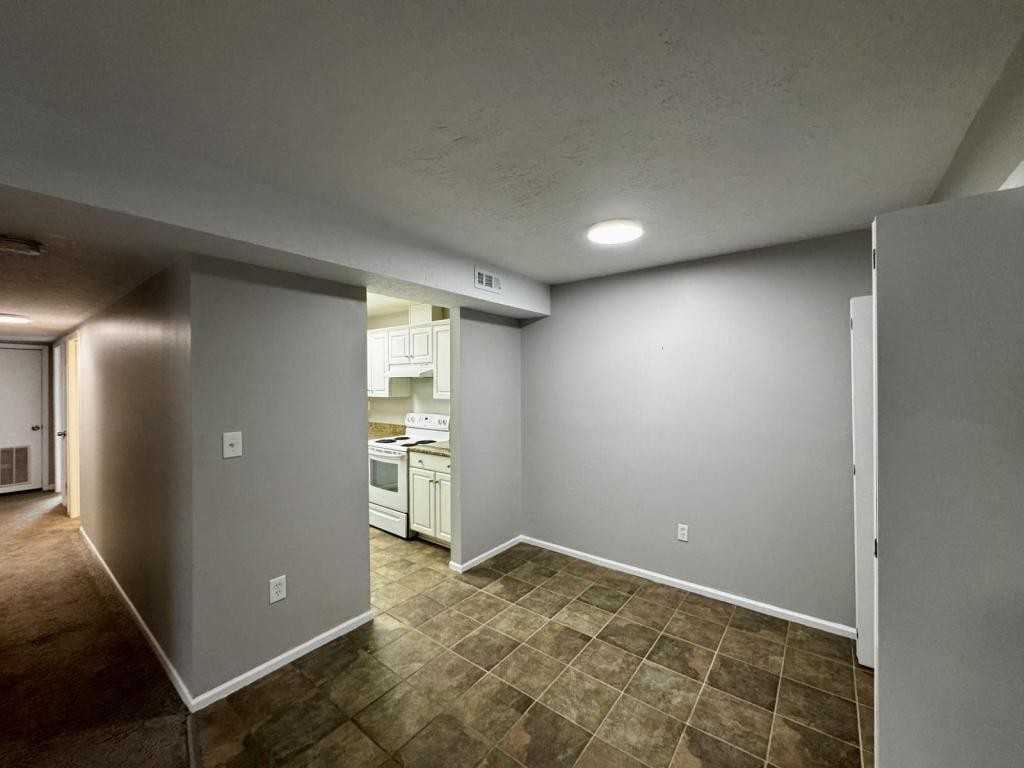 950 Life Dr - Photo 4 of 11