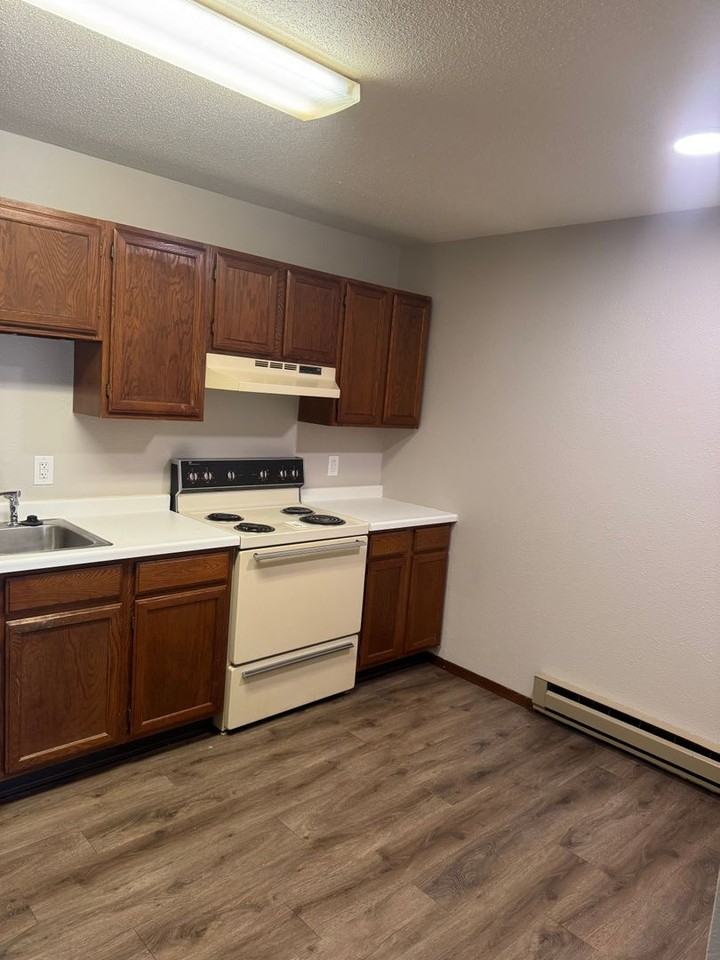 Darcys Apartments - Photo 2 of 16