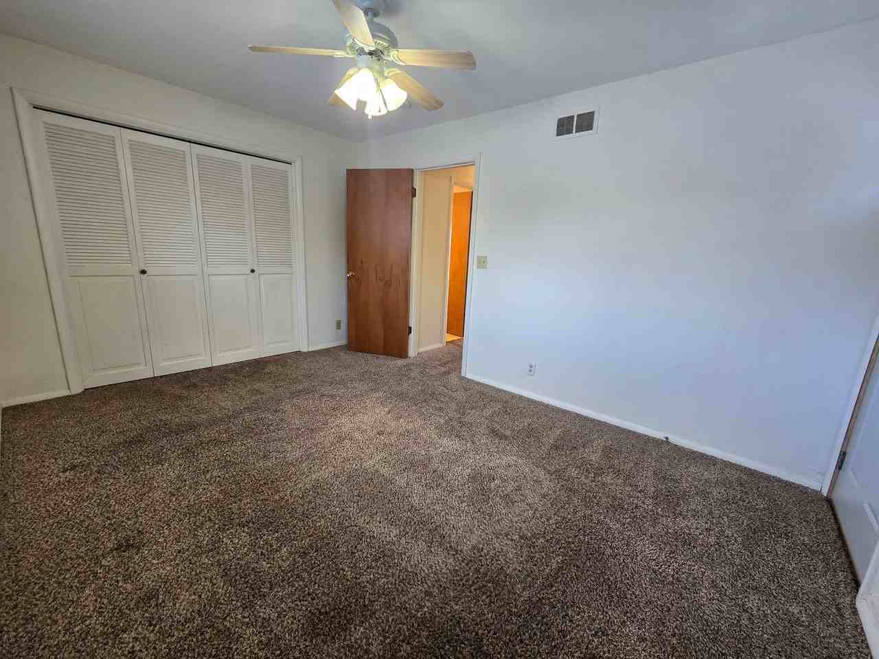 203 Eisenhower Dr - Photo 7 of 7