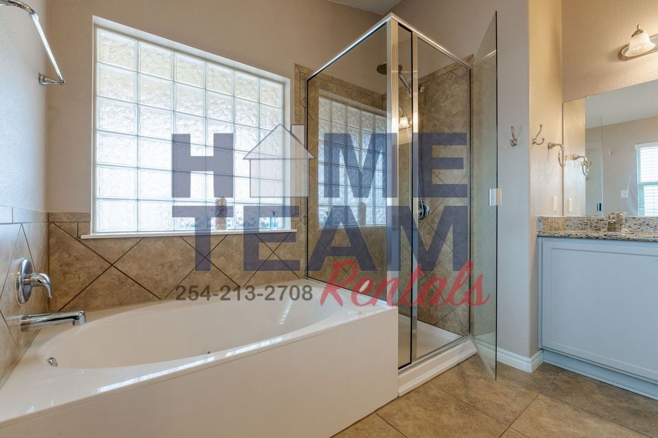 3315 Vineyard Trl - Photo 2 of 18