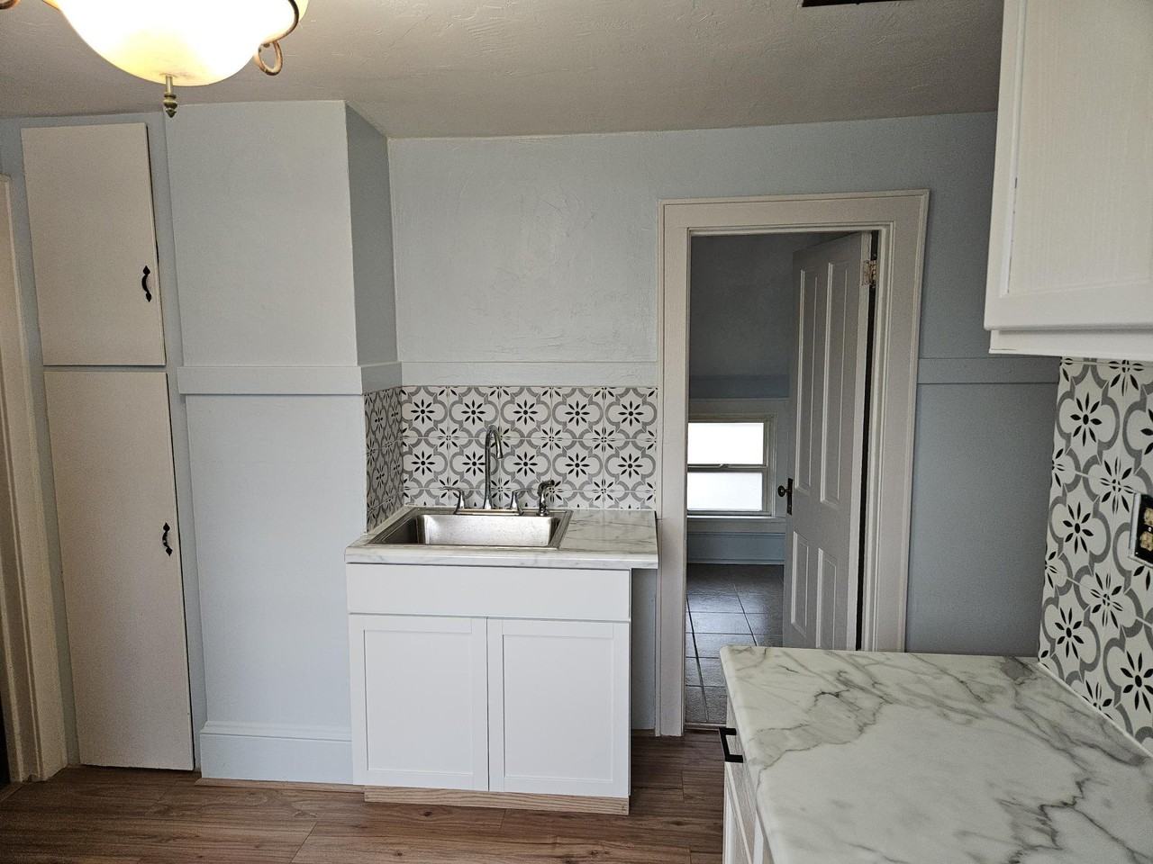 425 Monroe St - Photo 3 of 28