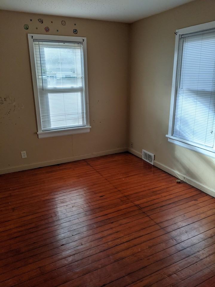 608 N James St - Photo 4 of 9