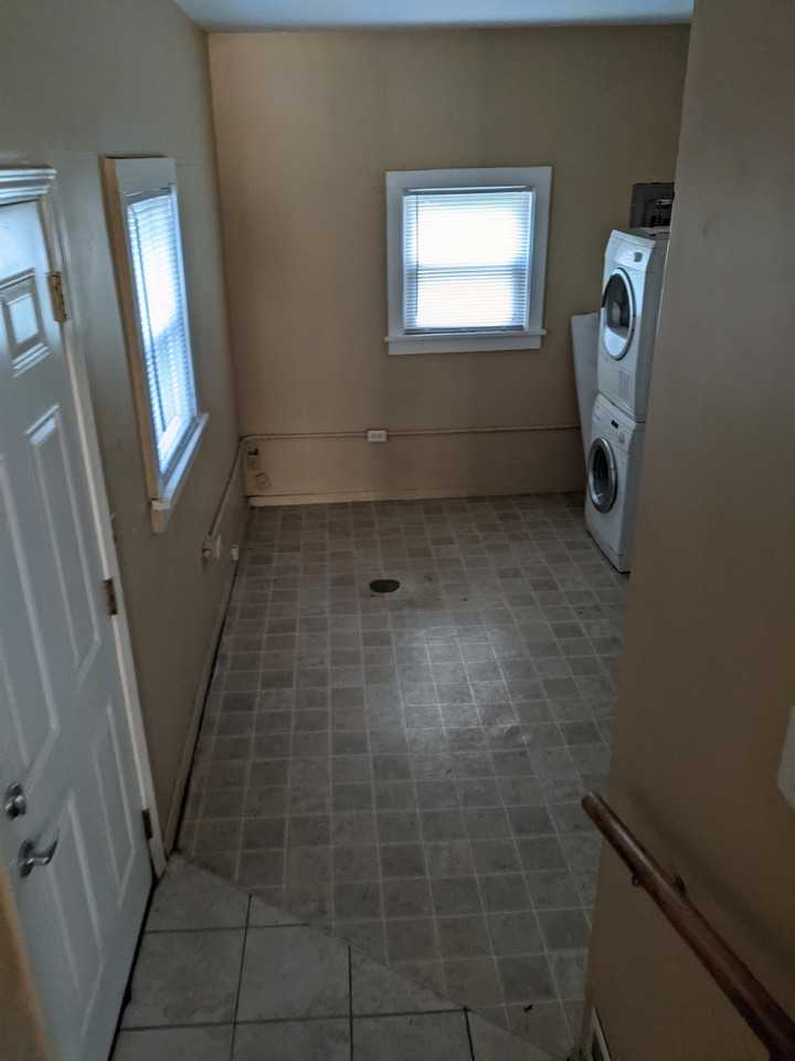 608 N James St - Photo 6 of 9