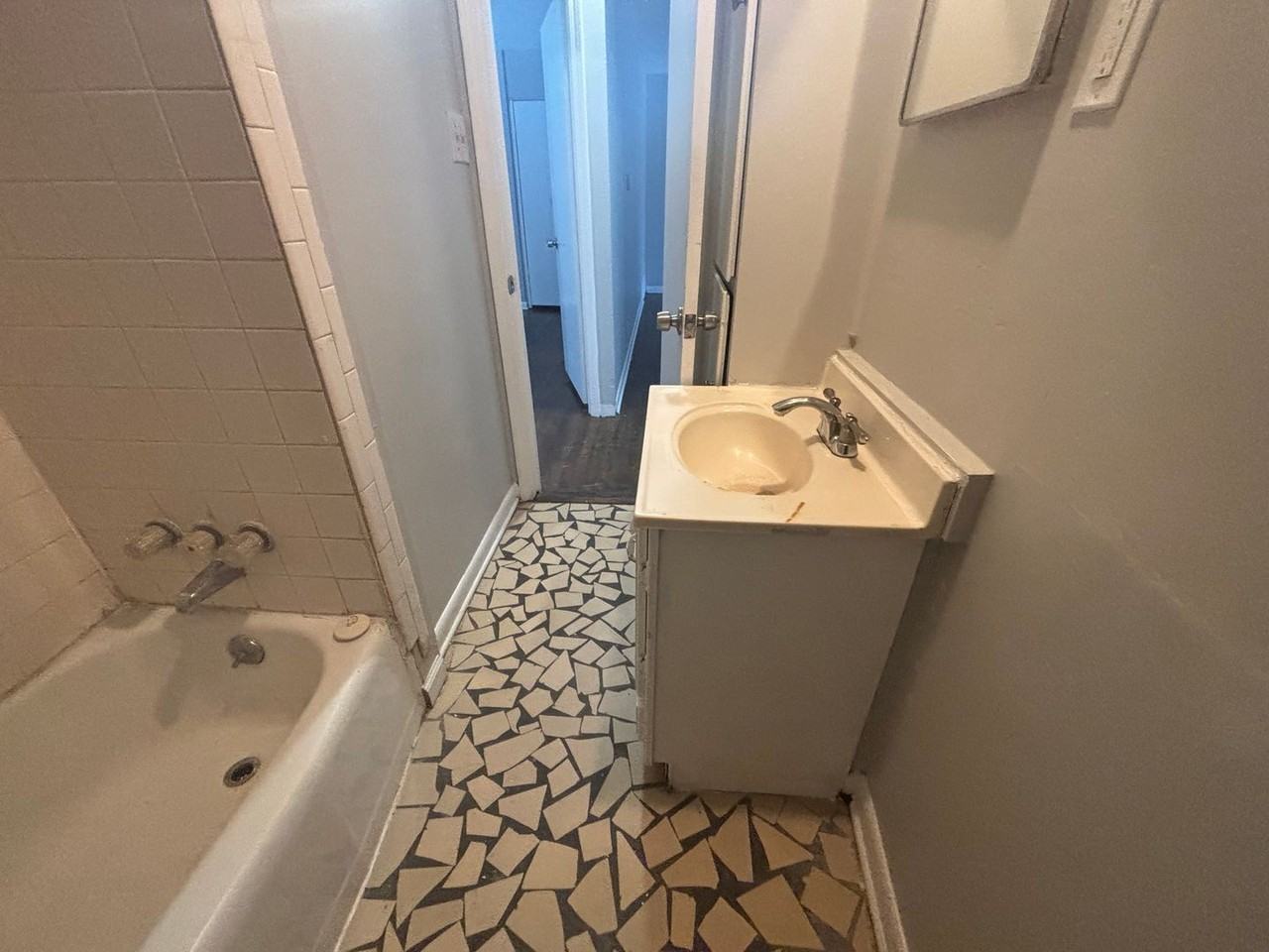 3355 Justine St - Photo 2 of 15