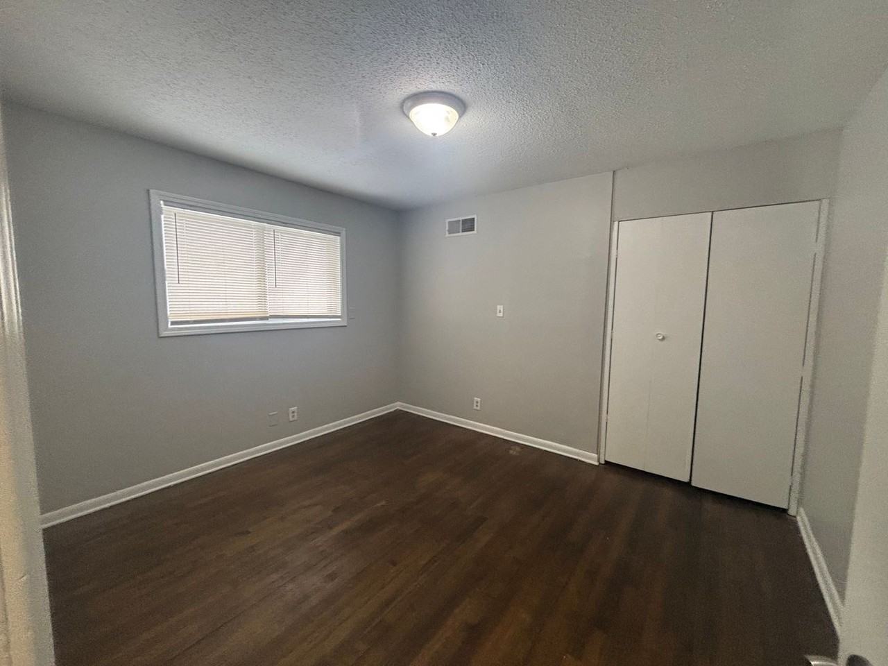 3355 Justine St - Photo 5 of 15