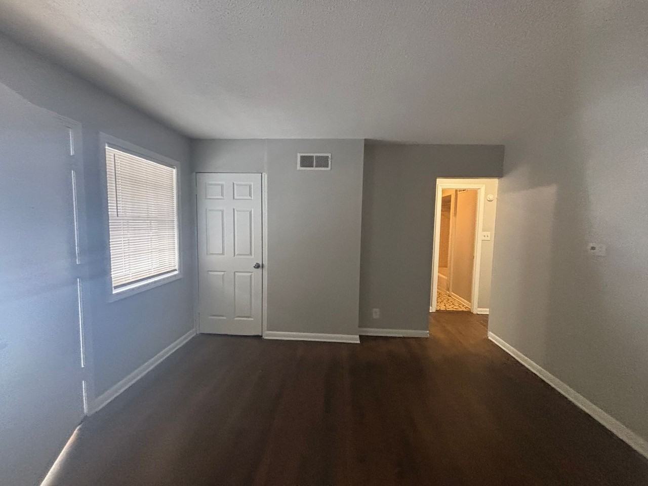 3355 Justine St - Photo 6 of 15