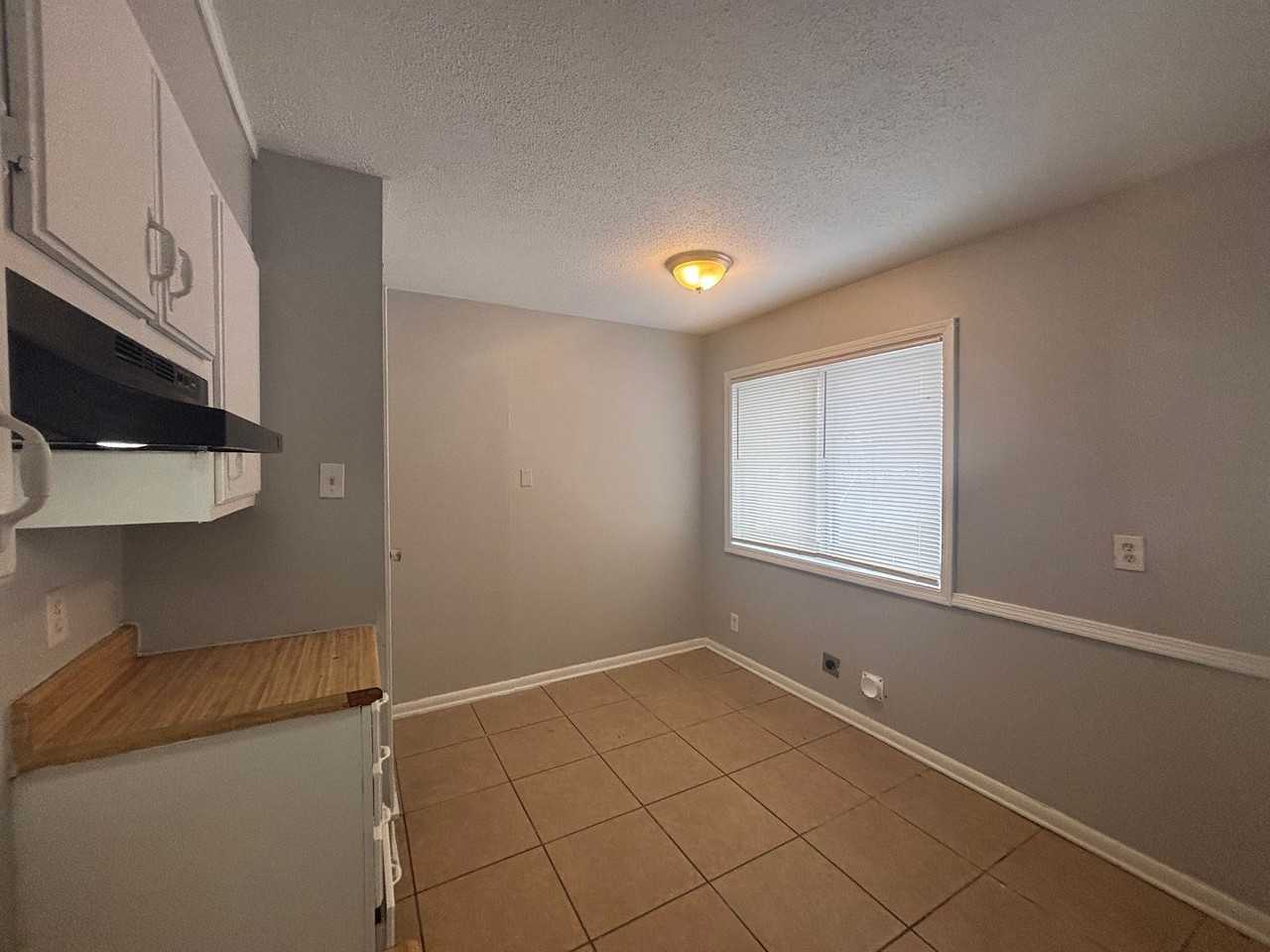 3355 Justine St - Photo 7 of 15