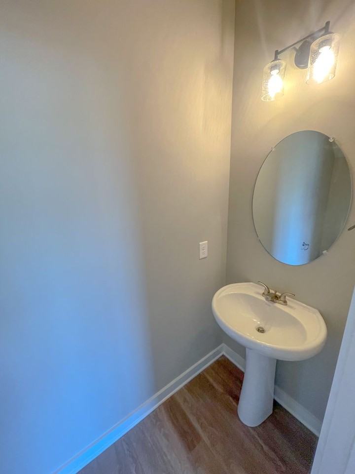 350 Honeycomb Ct - Photo 3 of 12