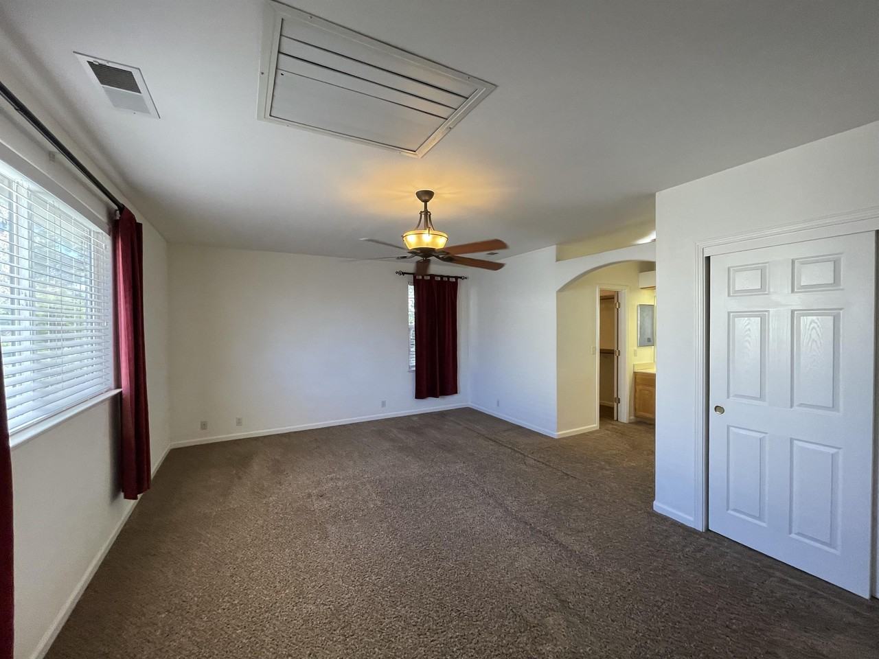 1877 Devonshire Dr - Photo 5 of 15