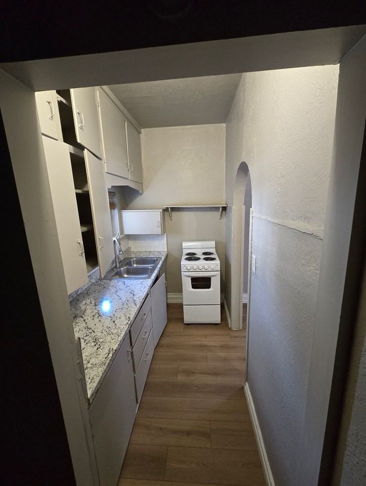 2671 Jefferson Ave. - Photo 5 of 10