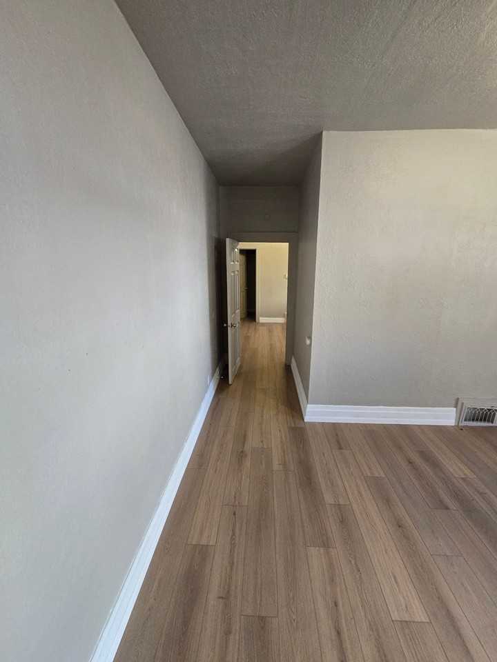 2671 Jefferson Ave. - Photo 7 of 10