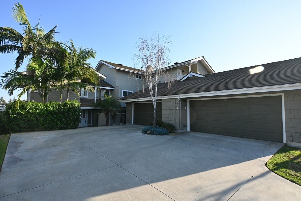 7 Lakeview - Photo 2 of 50