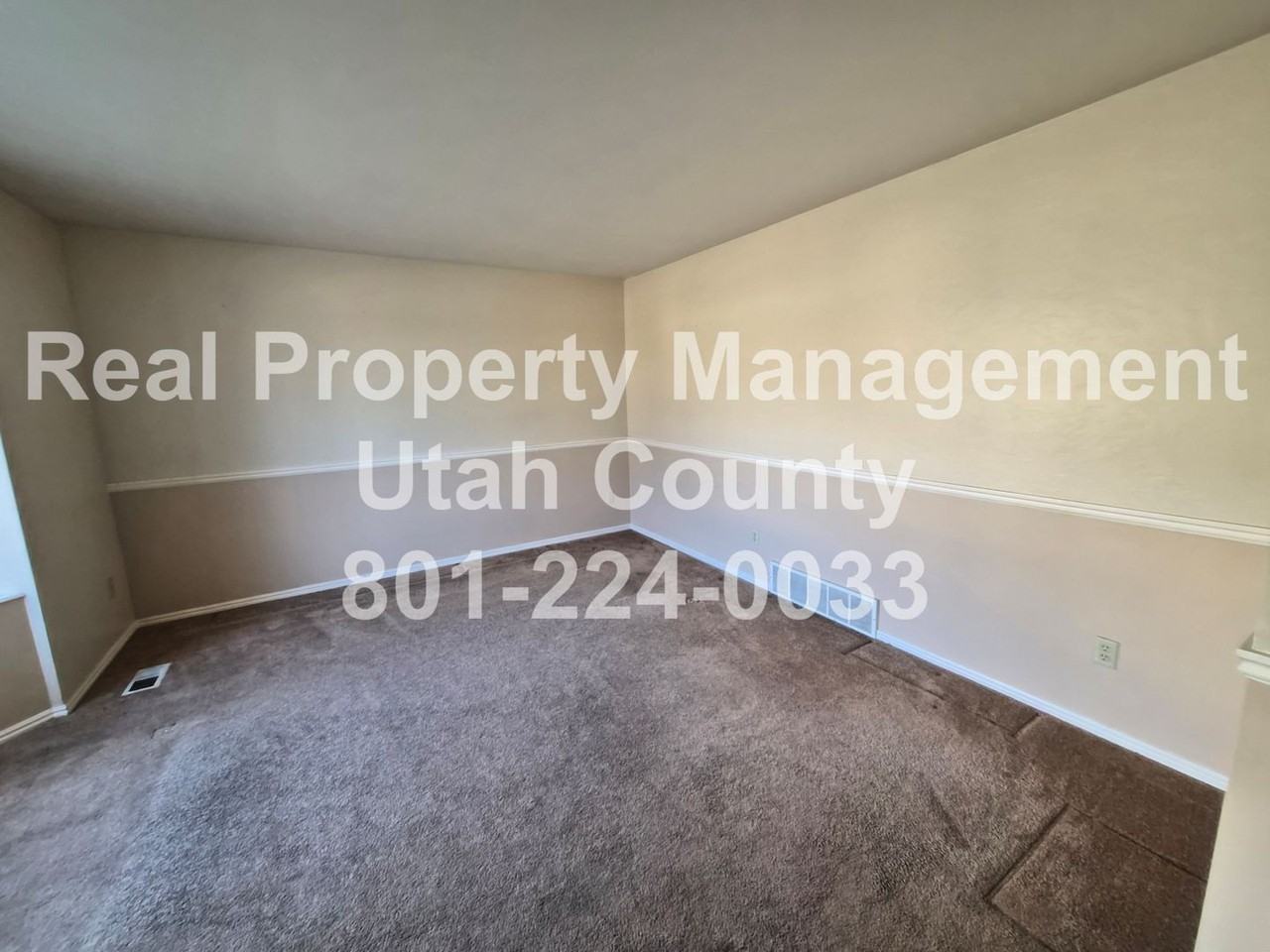 590 E 1090 N - Photo 5 of 39