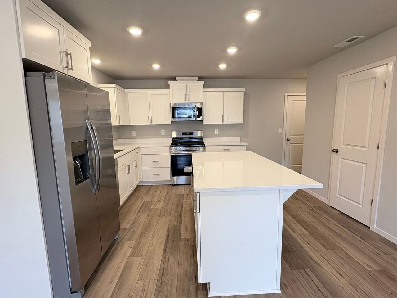 857 Sifuentez Ct - Photo 2 of 27