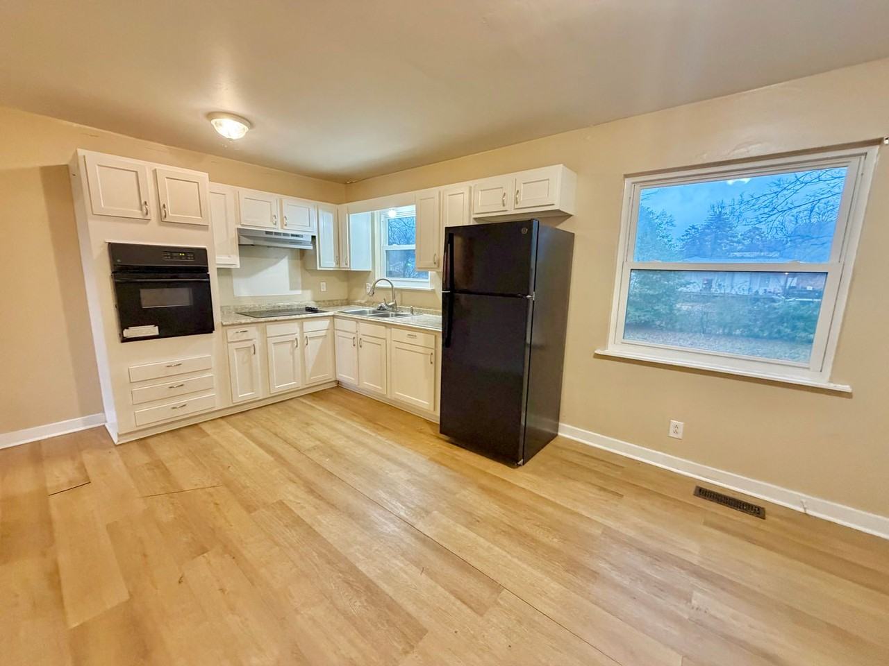 2712 Scenic View Dr Nw - Photo 3 of 16