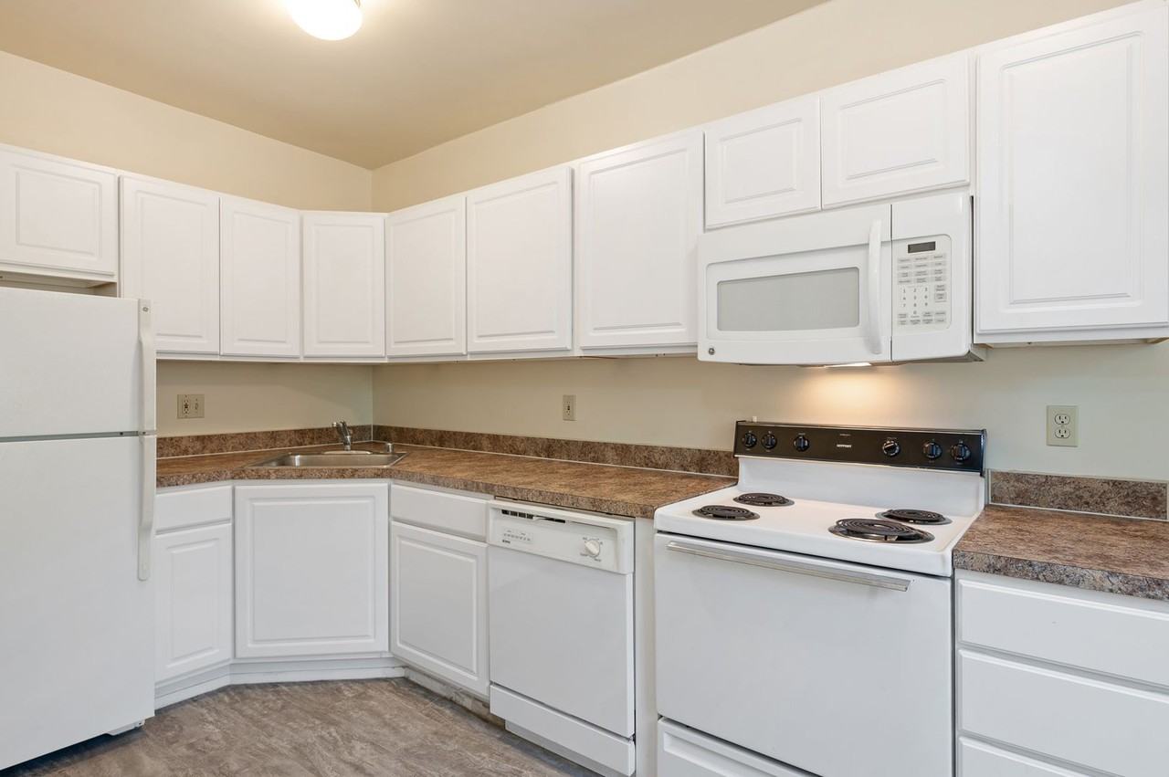 5th & Mercer Apartments - Photo 2 of 17