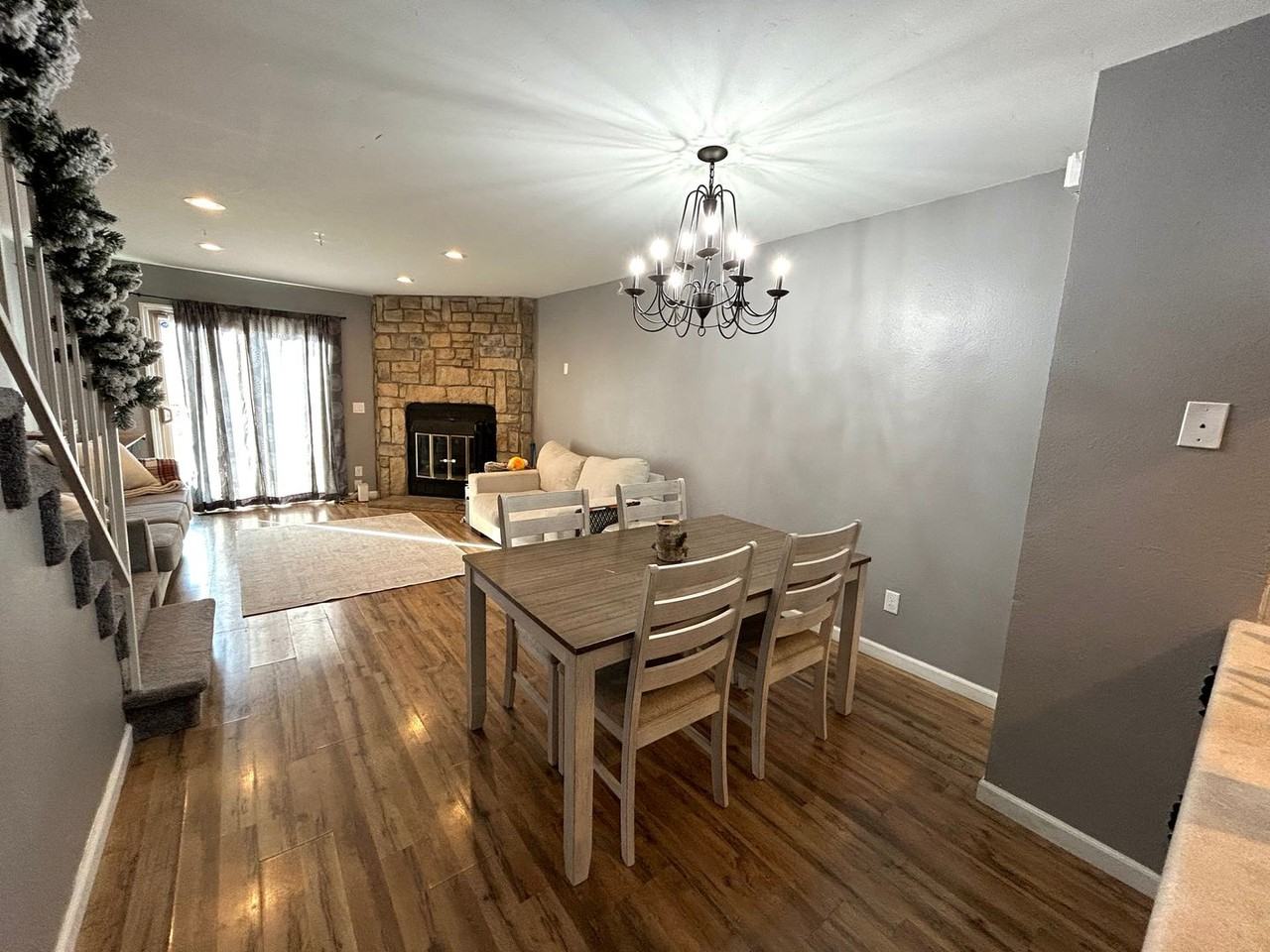 4125 Charleston Dr - Photo 3 of 15