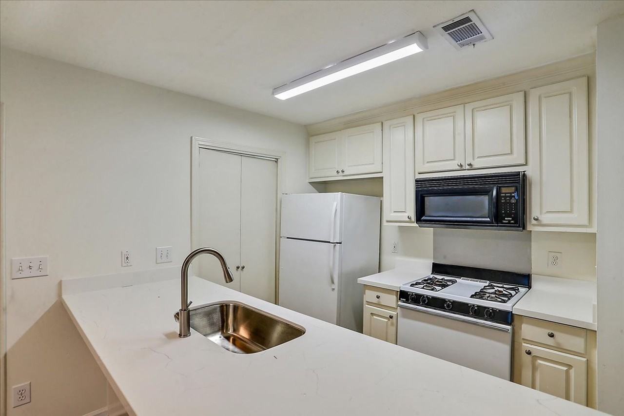 161 Vernon Jones Ave - Photo 6 of 19