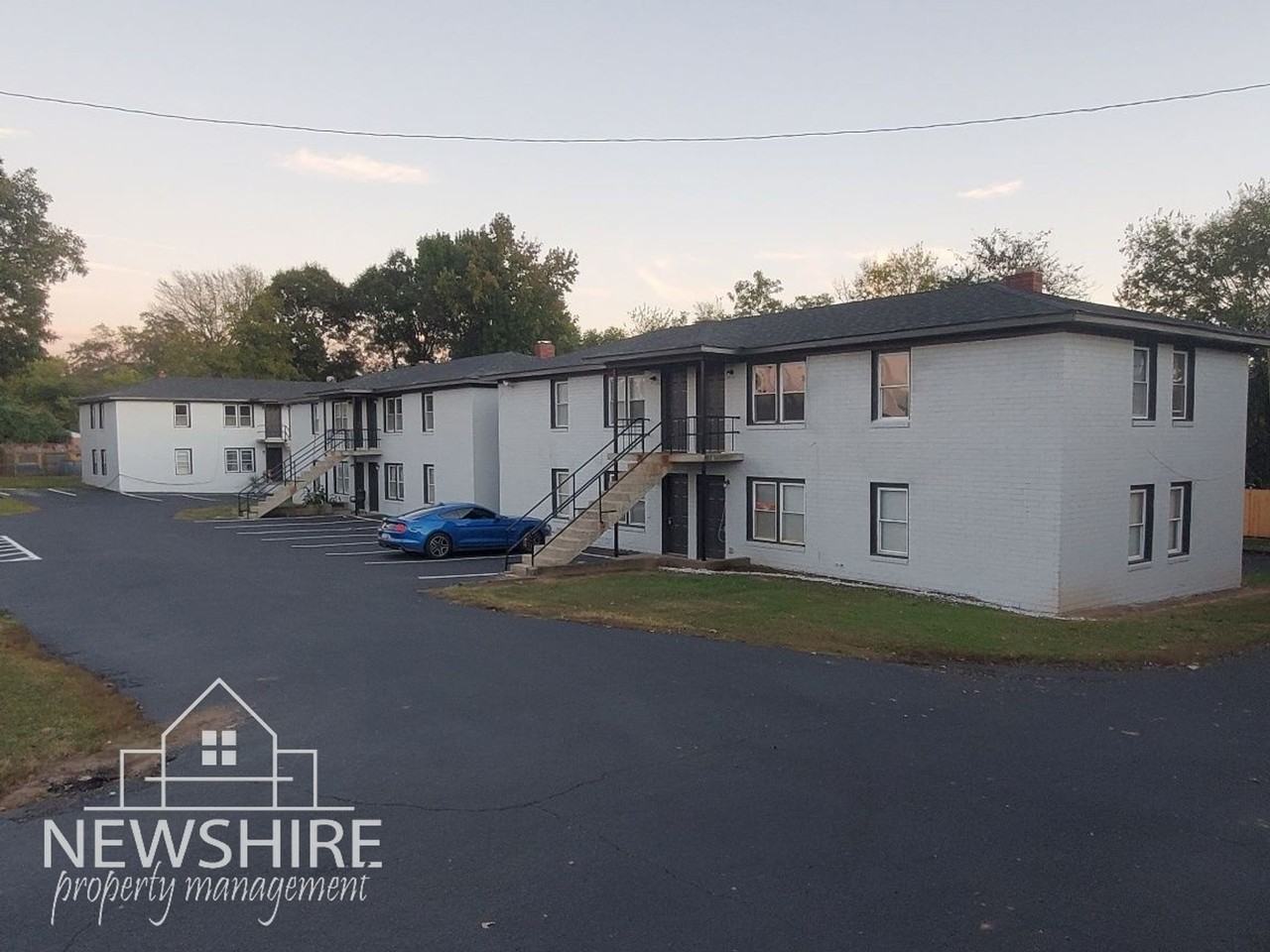 Hampton Avenue Apartments - Photo 5 of 21