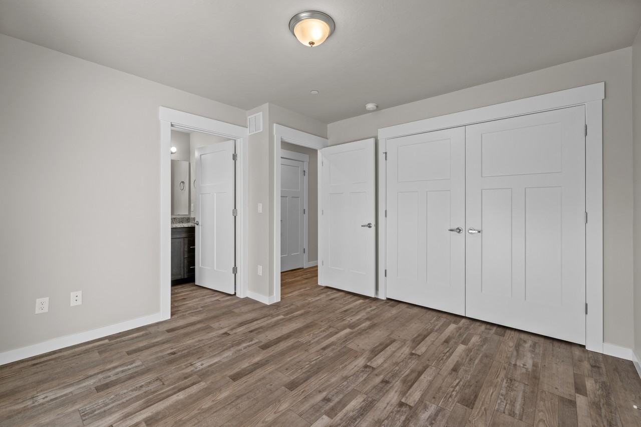 435 2nd Ave N #4 - Photo 7 of 23