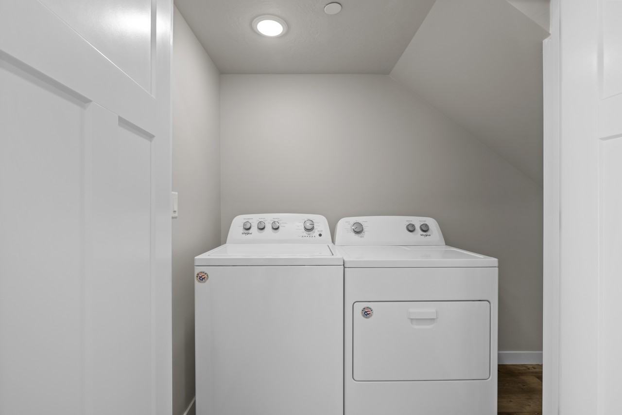 435 2nd Ave N #4 - Photo 2 of 23