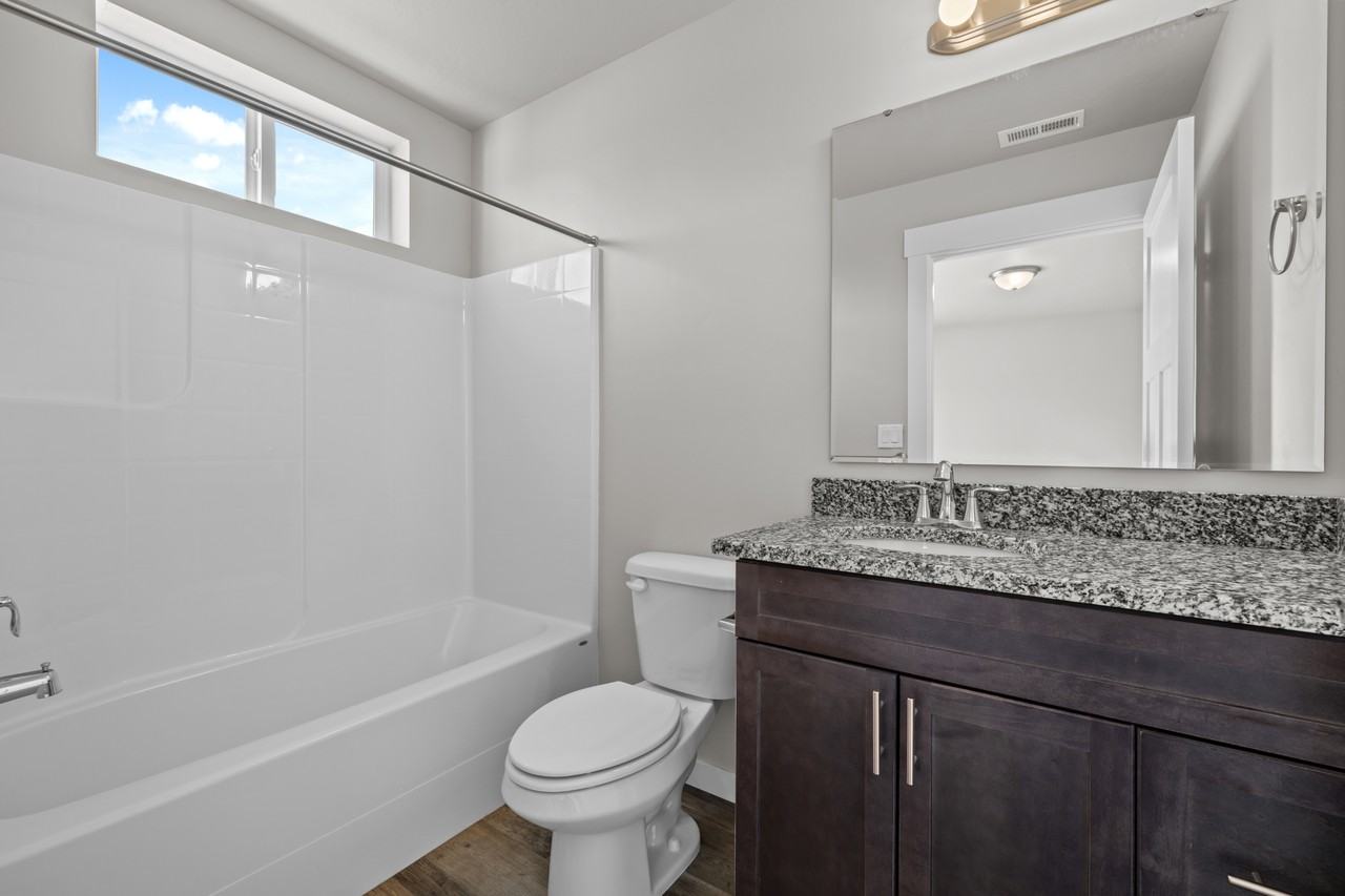 435 2nd Ave N #4 - Photo 2 of 23