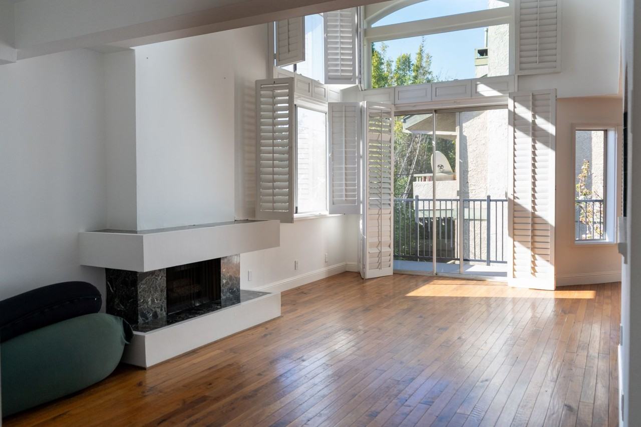 2677 Centinela Ave #409 - Photo 2 of 27