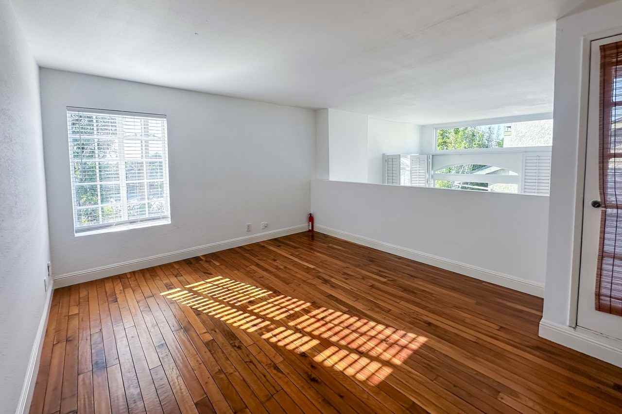 2677 Centinela Ave #409 - Photo 7 of 27