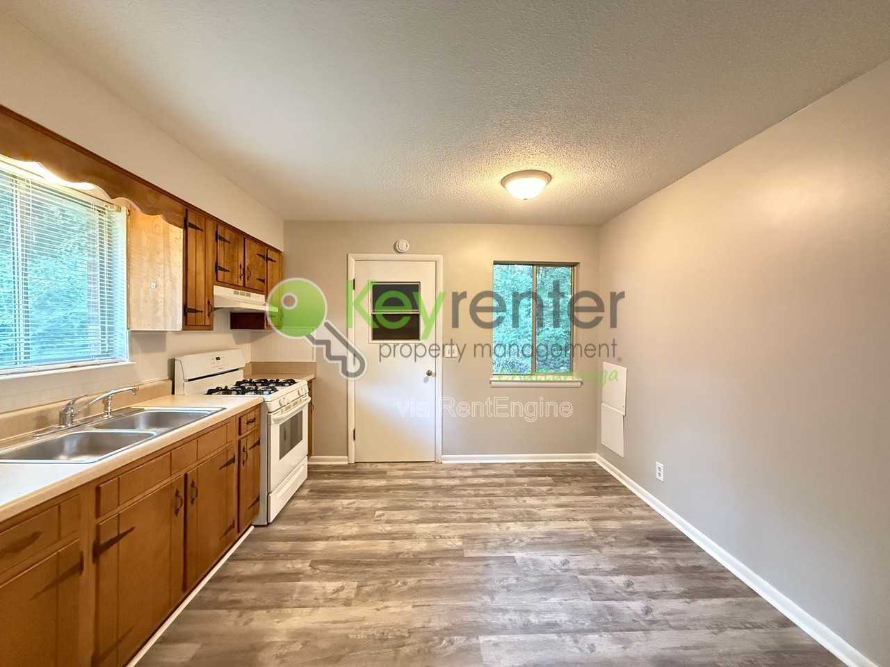 4460 Norcross Rd #B - Photo 6 of 8