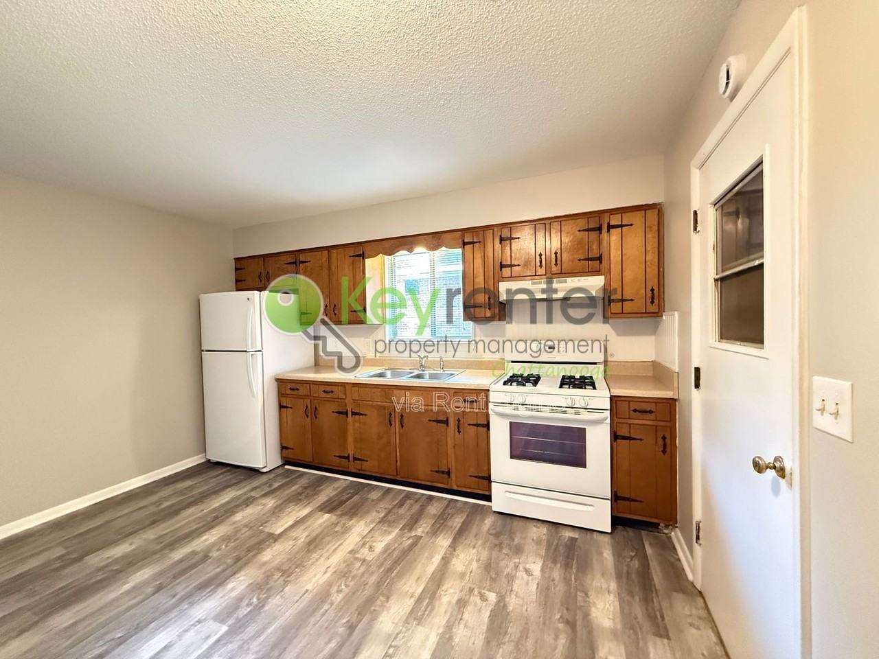 4460 Norcross Rd #B - Photo 7 of 8