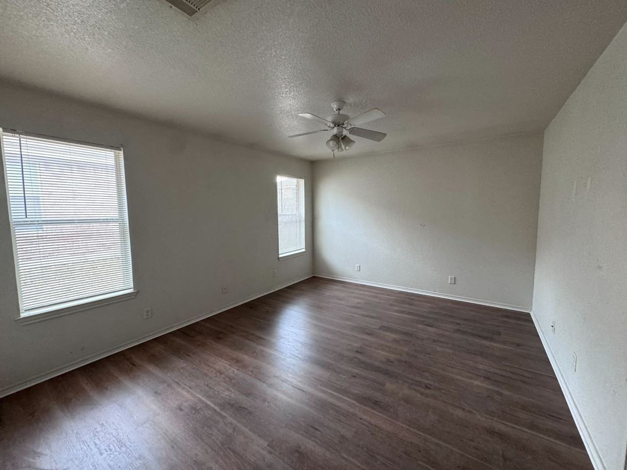 3805 Tiger Dr - Photo 3 of 27