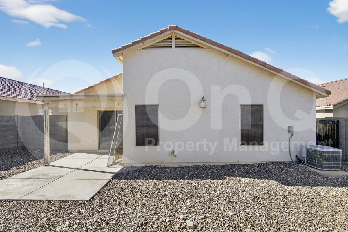 9221 S Leila Ln - Photo 5 of 42