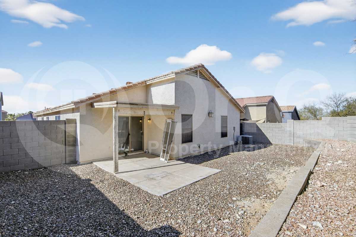 9221 S Leila Ln - Photo 6 of 42