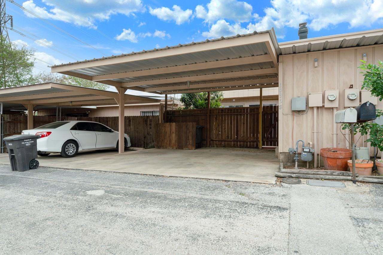 10958 Crown Park #15074799 - Photo 4 of 34