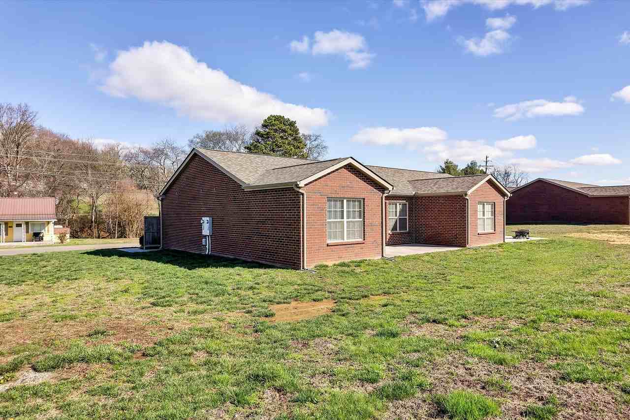 565 S Old Sevierville Pike #2 - Photo 3 of 36